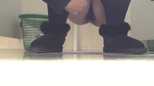 Cute Chinese babe pissing in front me!