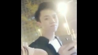 主播柠檬鸭店挑男公关.MP4