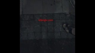 女主播夜闯成人店做爱 最新视频群：692478781