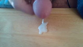 手こきで射精 1