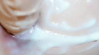 特写抽插出大量白浆1