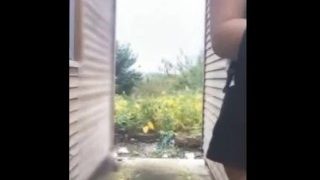 黑丝大奶骚货女主播露出做爱被操得不停淫叫V