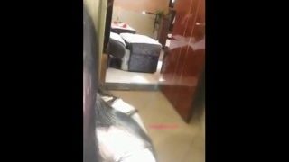 F勾引饿了么小哥女厕所啪啪啪_女主播叫鸭子按摩直播