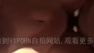 G美女跟男友啪啪啪男友不停的说看着我奶子还不停的动.