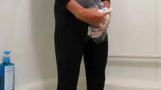 01黒全身タイツでお風呂