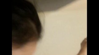 女友还在上大学的漂亮小表妹一起吃过几次饭送了点小礼物后顺利约到酒店啪啪,真是嫩,还是个无毛小白虎.高清版!