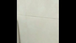 女神兔兔KTV淫乱4P路途中车上被大叔抽水.mp4