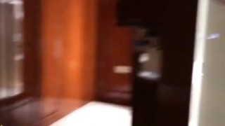 口活非常棒的中国高校美女和闺蜜的男友酒店开房，闺蜜的男友就是好用