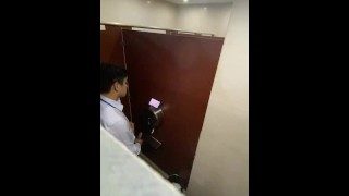 Chinese直男银行员工上班厕所飞机，超硬！