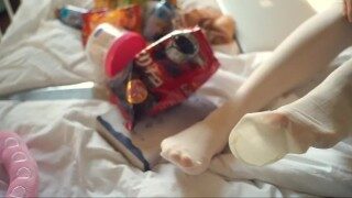 夏日香气：薄纱睡裙天真少女的肉色与奶白色裤袜 1