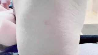 【個人撮影・素人男喘ぎ声あり】　女性向け　10代大学生オナニー　AVを見ながらオナホで喘ぎ、腰振り射精②